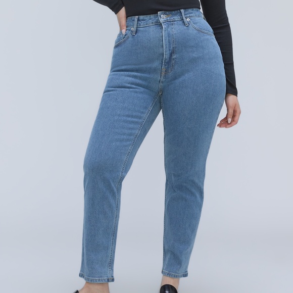 The Cheeky Hourglass Jean Cropped - Picture 5 of 6